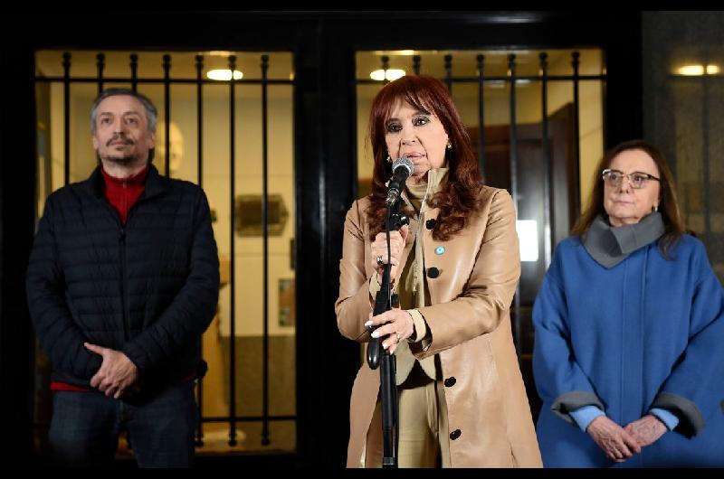 Intimacioacuten para Cristina Kirchner y los condenados en causa Vialidad- debe pagar maacutes de 600 mil millones