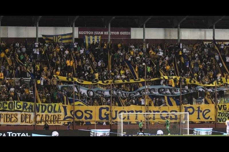 La vuelta de los visitantes cada vez maacutes cerca- Lanuacutes prepara todo para recibir hinchas de Rosario Central