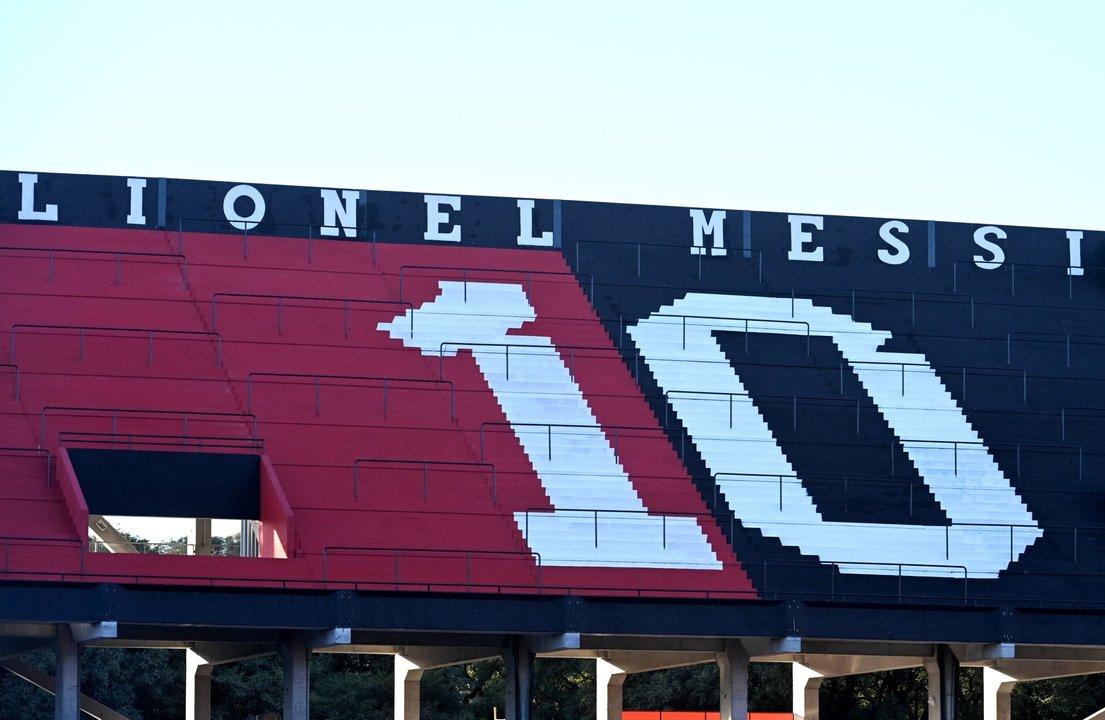 Newellrsquos habilitaraacute parte de la tribuna Lionel Andreacutes Messi para el duelo ante Banfield