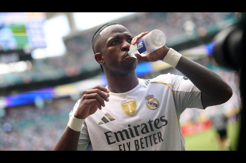 Real Madrid analiza buscarle una salida al brasilentildeo Vinicius Junior