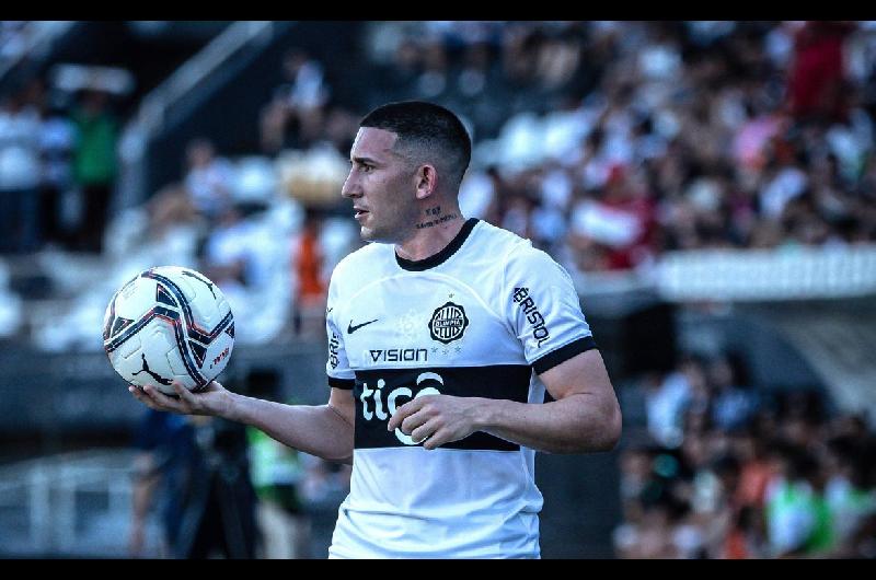 Fuego cruzado entre Independiente y Olimpia de Paraguay por la transferencia de Facundo Zabala