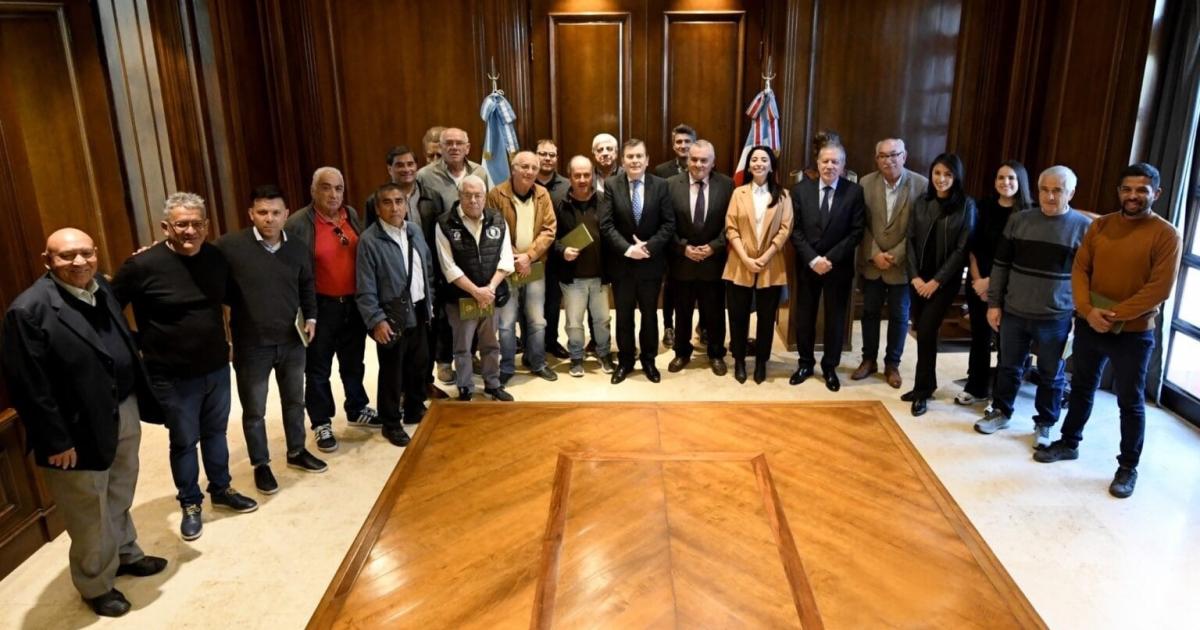 El Circulo de Periodistas Deportivos de Jujuy participoacute en reunioacuten Anual de Faped