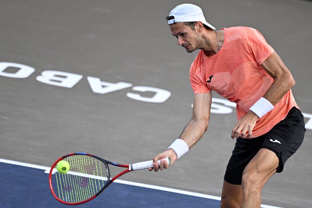 El suentildeo continuacutea- Juan Pablo Ficovich volvioacute a ganar y estaacute en cuartos de final del ATP de Los Cabos