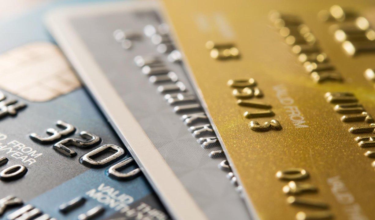 Crece la cantidad de argentinos que no pueden pagar la tarjeta de creacutedito