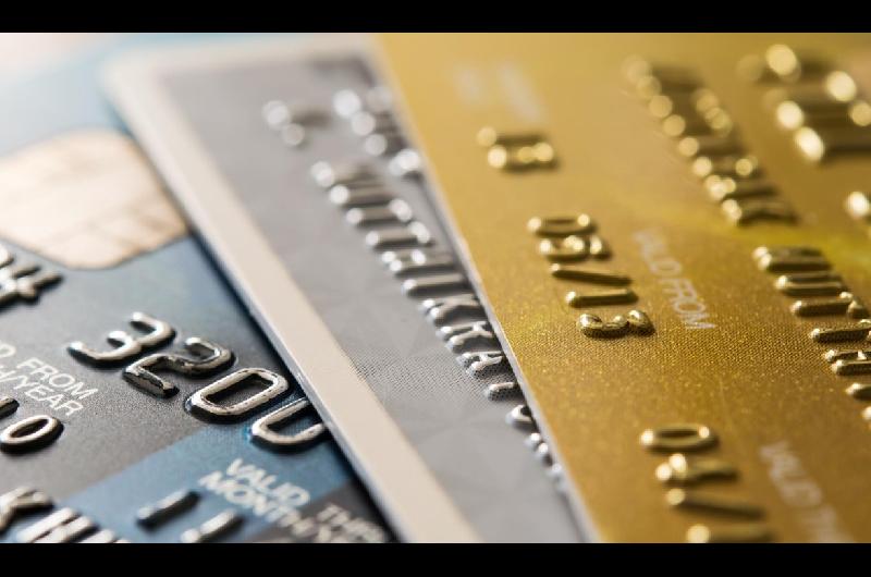 Crece la cantidad de argentinos que no pueden pagar la tarjeta de creacutedito