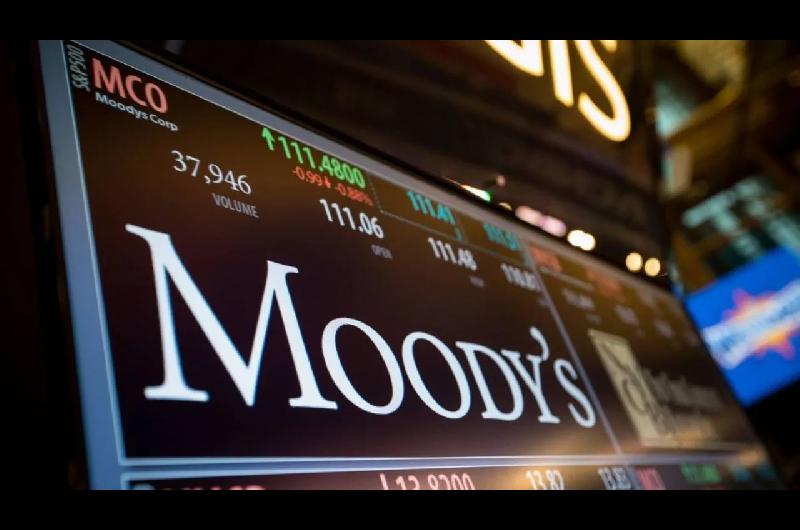 Calificadora Moodys mejoroacute la nota de la Argentina y destacoacute sus avances macroeconoacutemicos