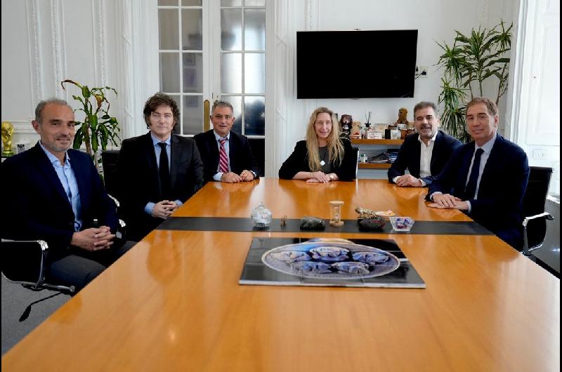 En el sprint final el PRO y LLA debaten las listas a la espera de la aprobacioacuten de Karina Milei