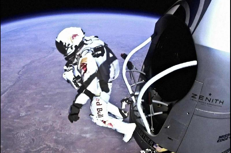 Fallecioacute Felix Baumgartner en un viaje en parapente