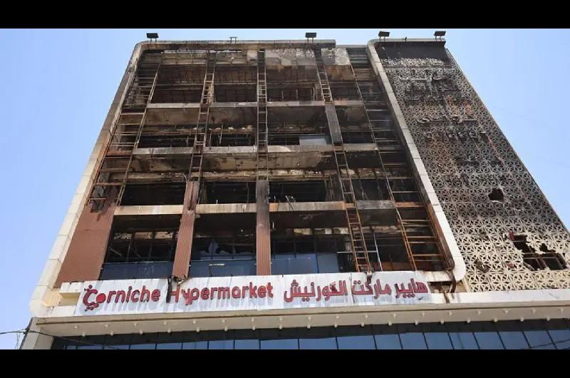 Ascienden a 61 los muertos por el incendio de un hipermercado en Irak