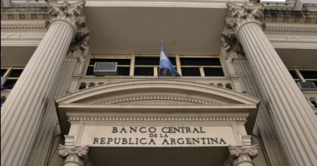 Provincias y empresas deberaacuten pagar deudas por us1740 millones antes de las elecciones