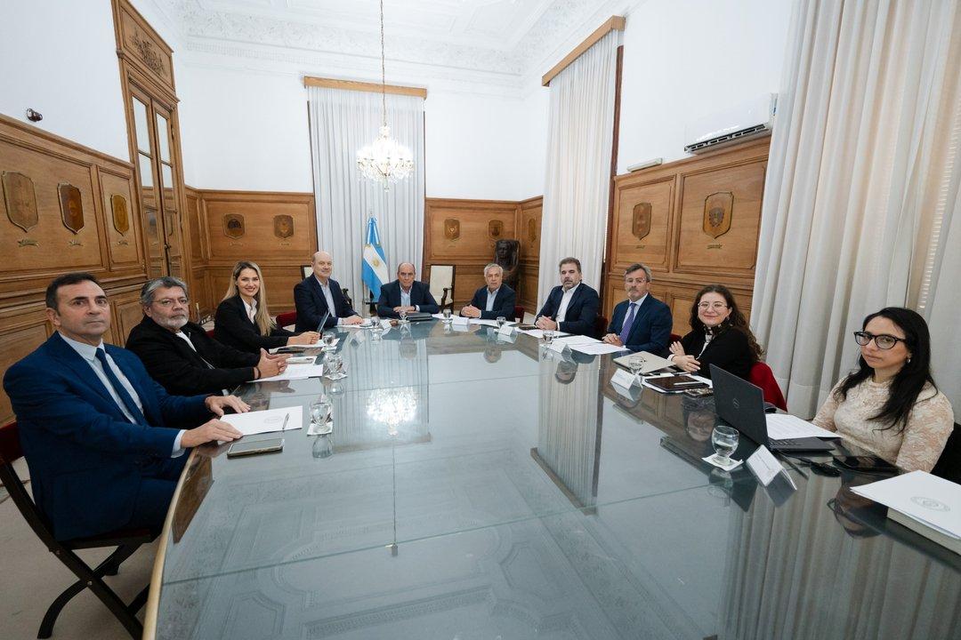 Con la presencia de Julio Cordero el Consejo de Mayo se reuacutene para debatir la reforma laboral