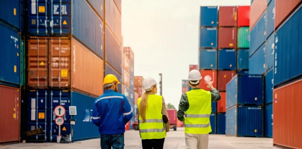 Empleos en logiacutestica salud y tecnologiacutea movieron el primer semestre pero la informalidad es muy alta