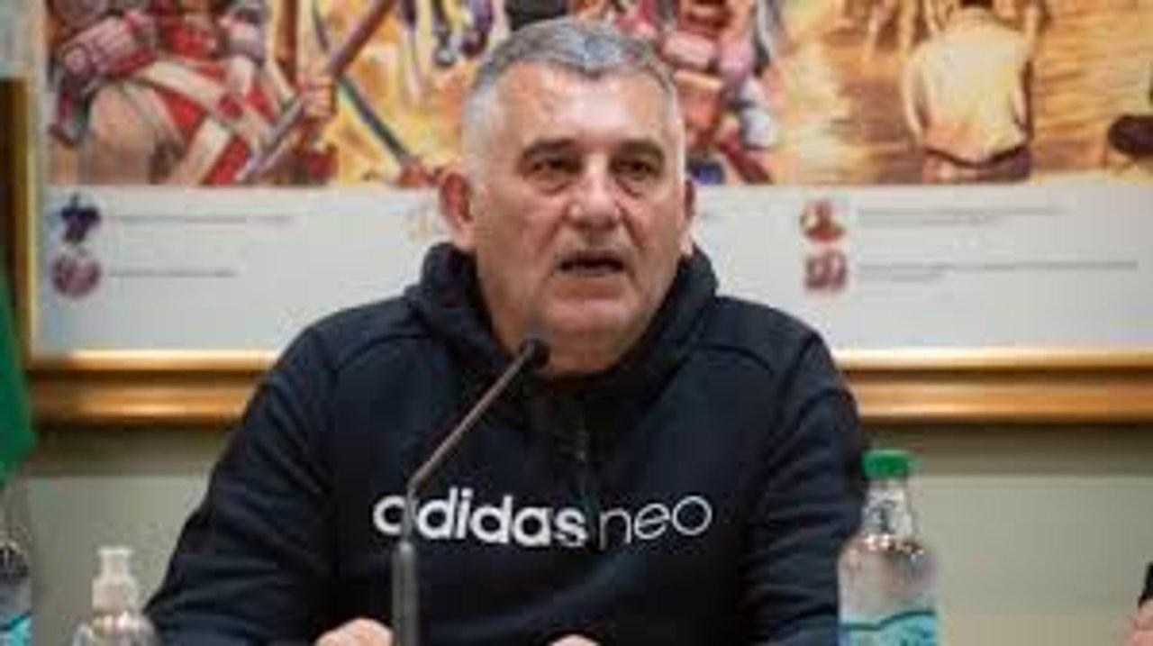 Paco Manrique consideroacute que la reforma laboral del Consejo de Mayo no va a prosperar