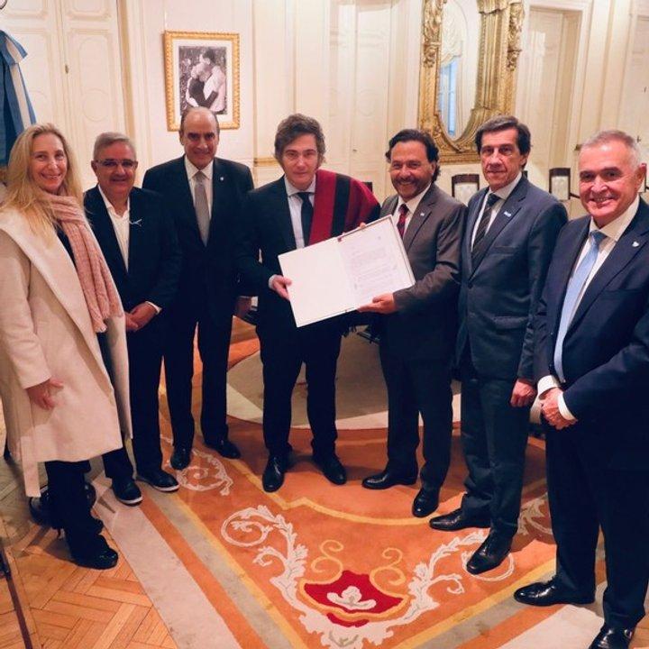 El Gobierno abre negociaciones electorales con los gobernadores aliados y garantiza apoyos en el Congreso