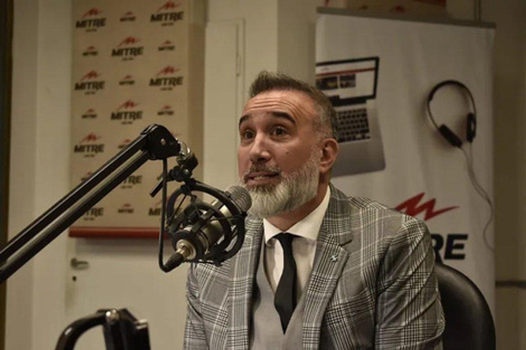 Gabriel Anello y sus dichos repudiables sobre Riquelme- ldquoTiene que renunciar suicidarse o cambiar de DTrdquo
