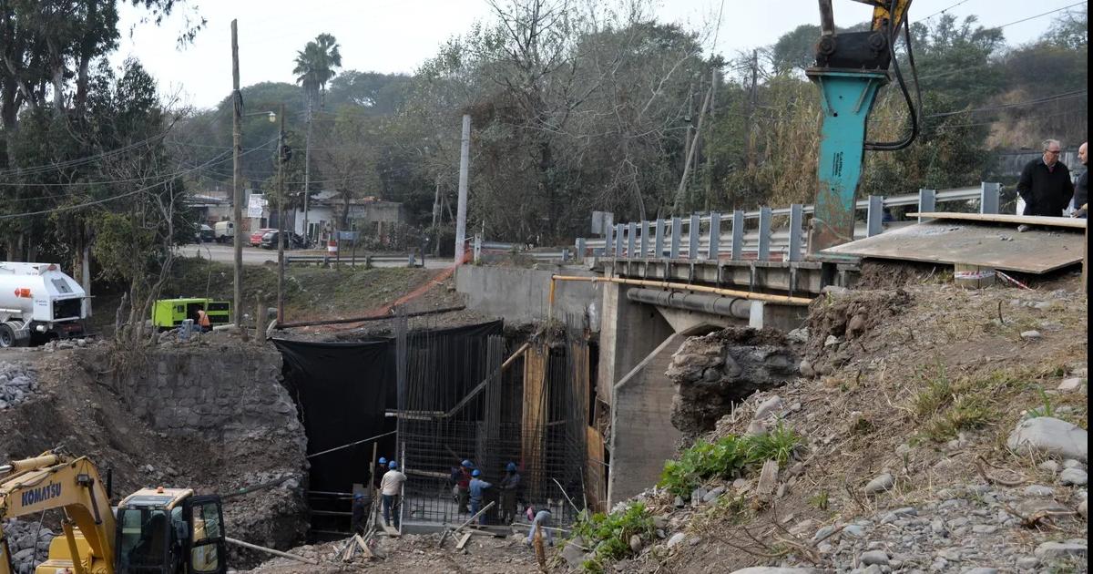 Jujuy Construye- ampliacutean el puente sobre arroyo Huaico 