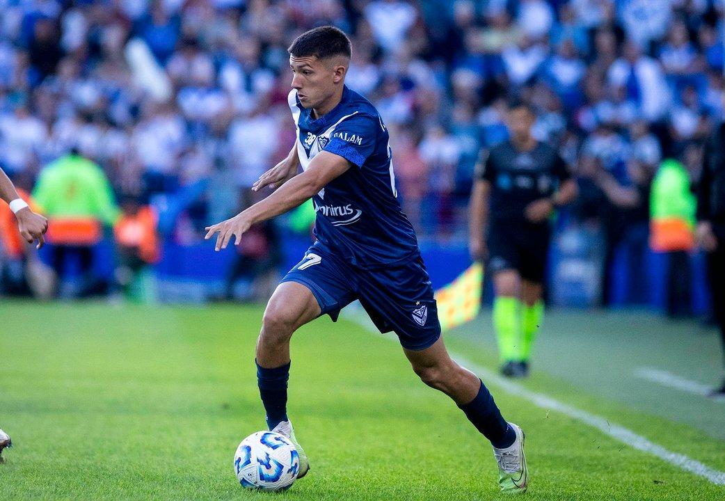La joya de Veacutelez que decidioacute irse libre del club para jugar en Europa