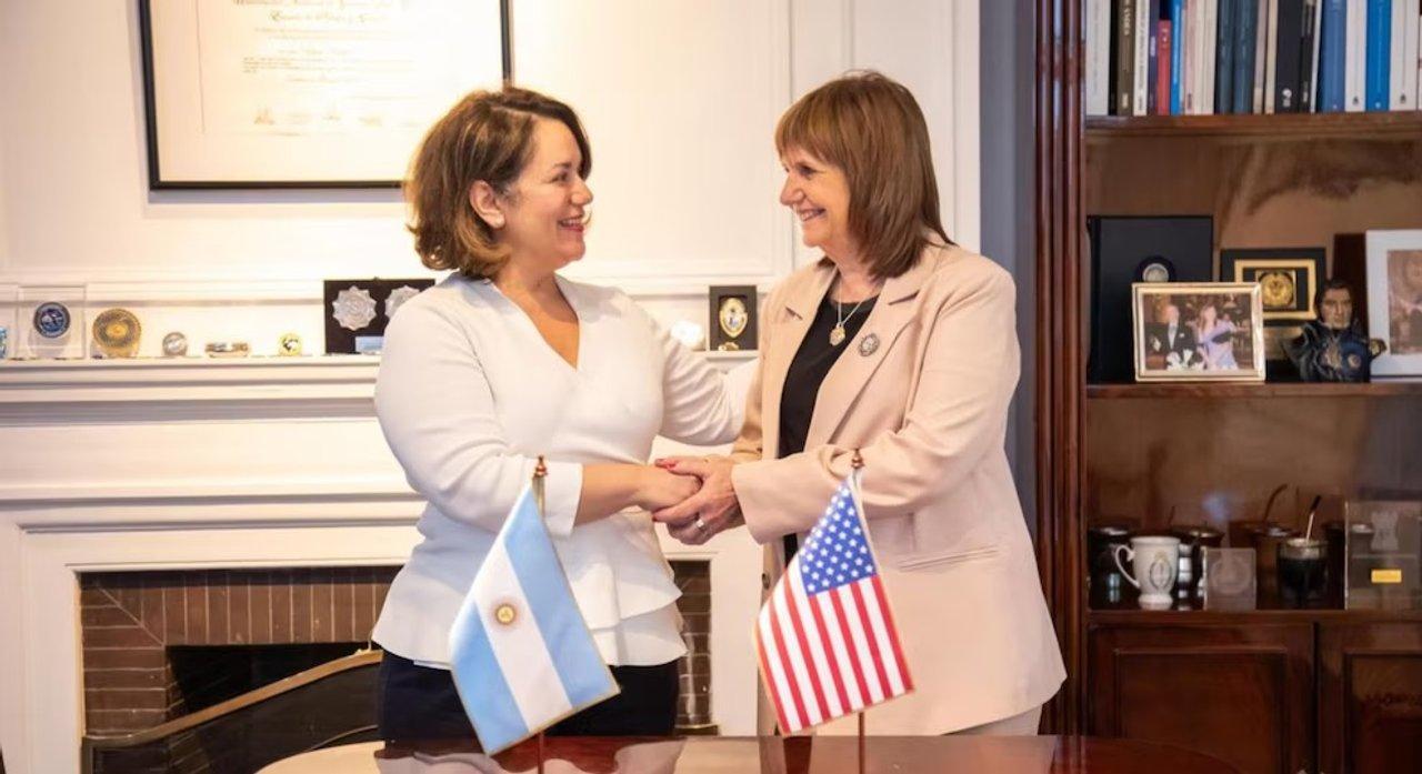Patricia Bullrich se reunioacute con funcionaria de EEUU antes de la llegada de Kristi Noem