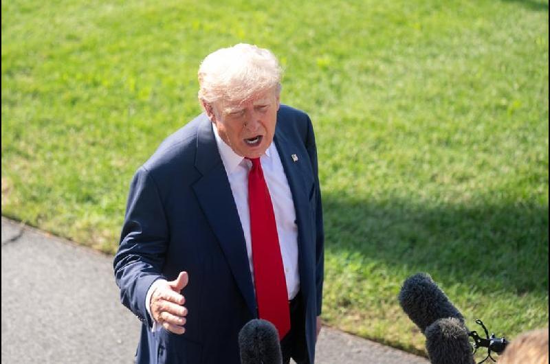 Trump volvioacute a negar su conexioacuten con Epstein