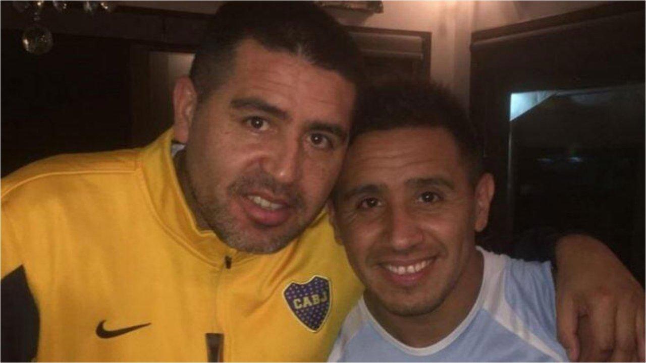 El presidente sin cargo- quieacuten es y queacute rol cumple Chanchi Riquelme el poleacutemico hermano de Romaacuten en Boca