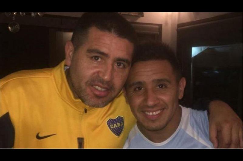 El presidente sin cargo- quieacuten es y queacute rol cumple Chanchi Riquelme el poleacutemico hermano de Romaacuten en Boca