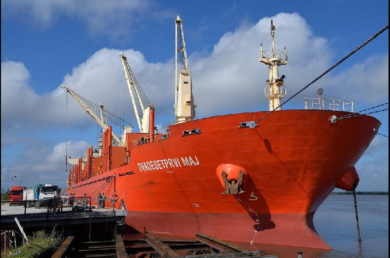 Este puerto se consolida como plataforma estrateacutegica para la exportacioacuten de ganado en pie