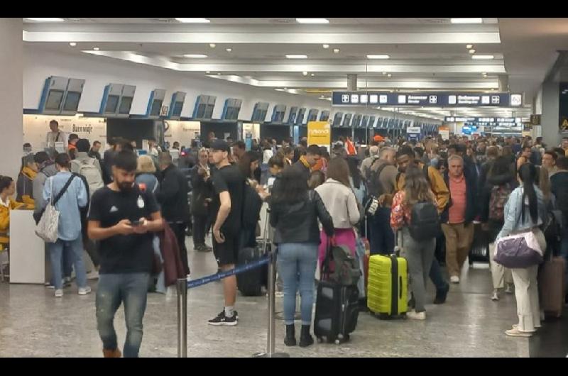 Amenaza de caos aeacutereo para el final de las vacaciones- una low cost va al paro