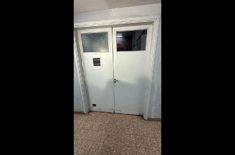Bronca en Boca- un vidrio roto tras la derrota con Huracaacuten