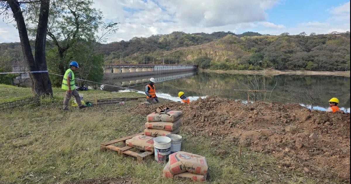 En el dique Los Alisos construyen un mirador para ceremonias de matrimonio al aire libre