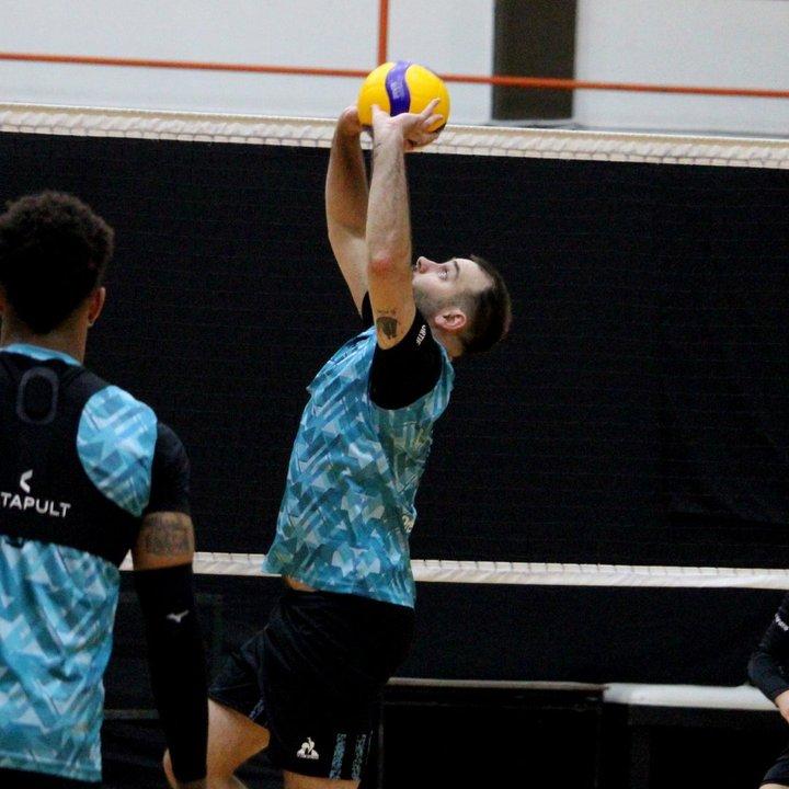 Un histoacuterico jugador de voley argentino vuelve a vestir la Albiceleste
