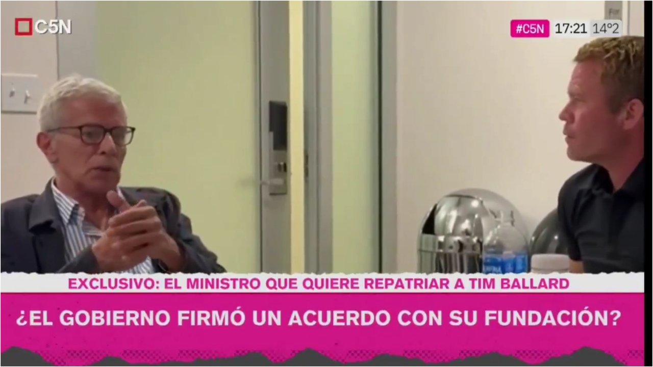 El ministro de Justicia de Javier Milei Mariano Cuacuteneo Libarona le ofrecioacute sus servicios a Tim Ballard