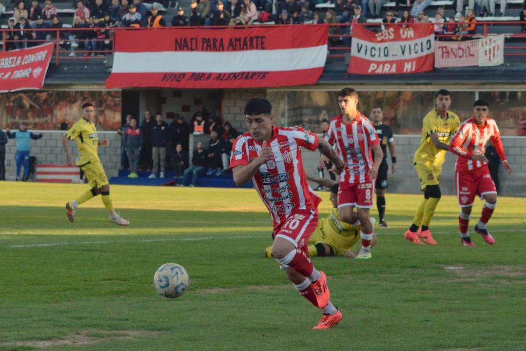 Brian Fernaacutendez desmintioacute a Talleres (RE) y denuncioacute un apriete de la barra