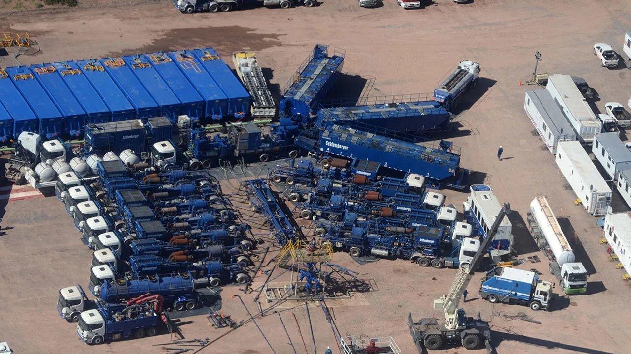 El Gobierno dictoacute conciliacioacuten obligatoria en el conflicto de petroleros en Riacuteo Negro Neuqueacuten y La Pampa