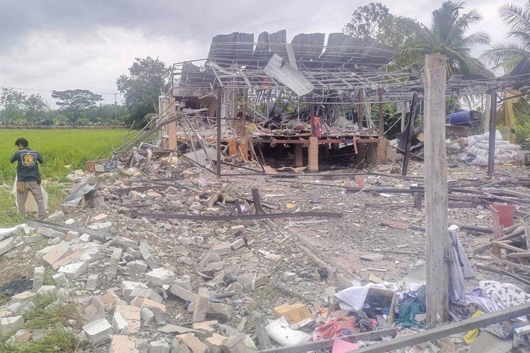 Explosioacuten en faacutebrica de fuegos artificiales en Tailandia- nueve muertos y dos heridos