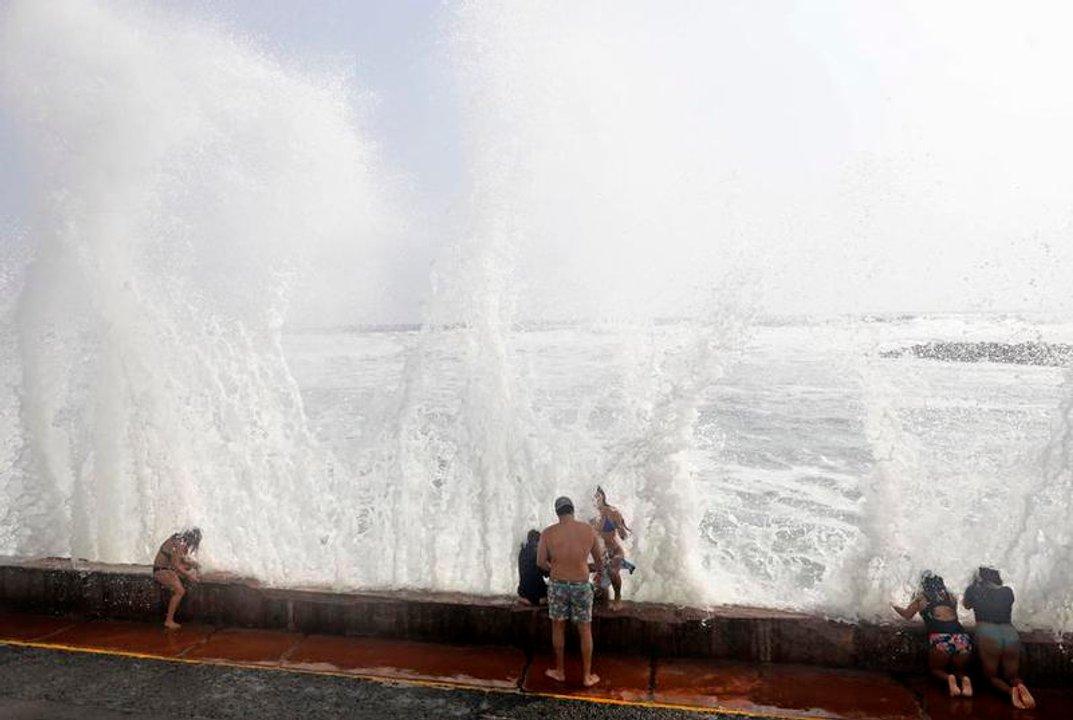 Peruacute emitioacute alerta de tsunami tras el fuerte sismo en Rusia