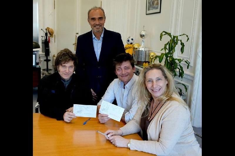 Karina Milei convocoacute a la primera reunioacuten de la mesa de campantildea con la asistencia de Santiago Caputo