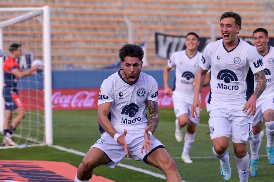 Independiente Rivadavia vencioacute a Central Coacuterdoba de Rosario y se metioacute en cuartos de final de Copa Argentina