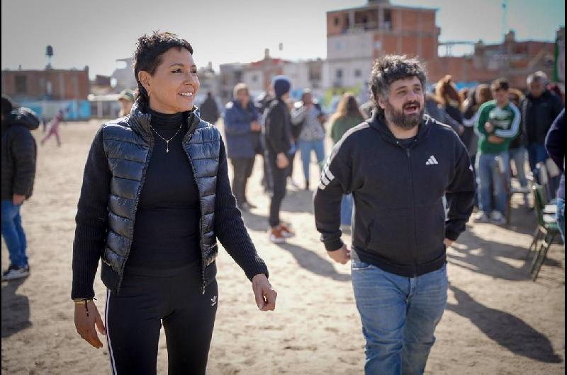 Mayra Mendoza y Tignanelli reforzaron la campantildea con una jornada de puesta en valor en ldquoEl Potrero de D10Srdquo