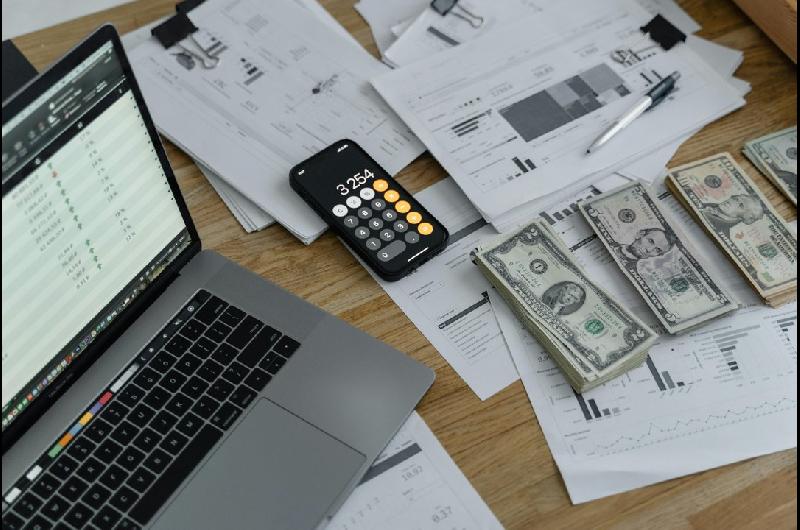 Extranjeros con inversiones relevantes podraacuten solicitar la ciudadaniacutea argentina