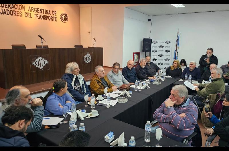 Centrales sindicales y movimientos sociales se reunieron para confirmar la movilizacioacuten del 7 de agosto 