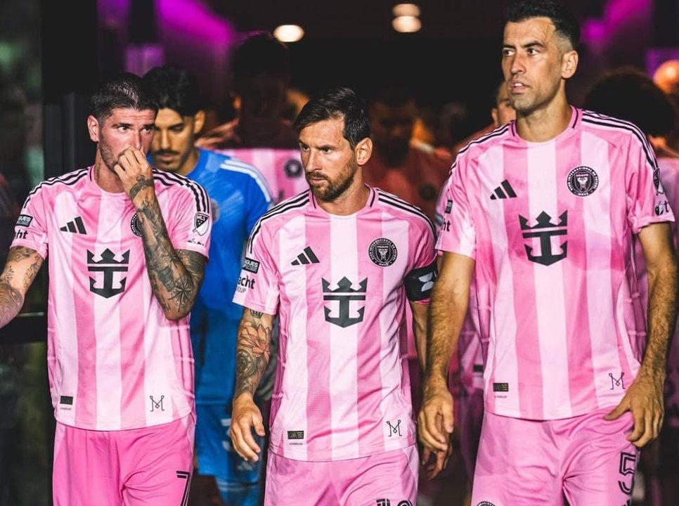 Messi podriacutea jugar hasta los 41 antildeos gracias a Tini y De Paul