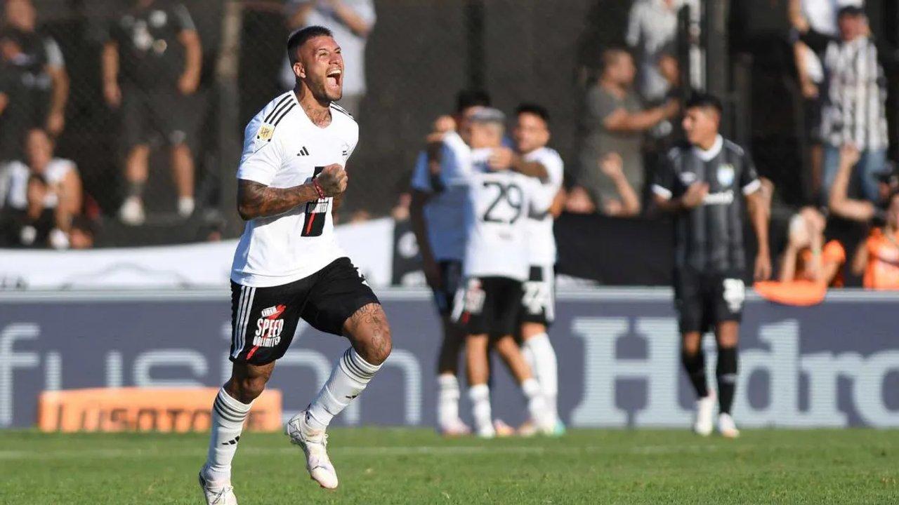 Riestra respondioacute a las poleacutemicas declaraciones de Ceacuteliz sobre la Copa Argentina