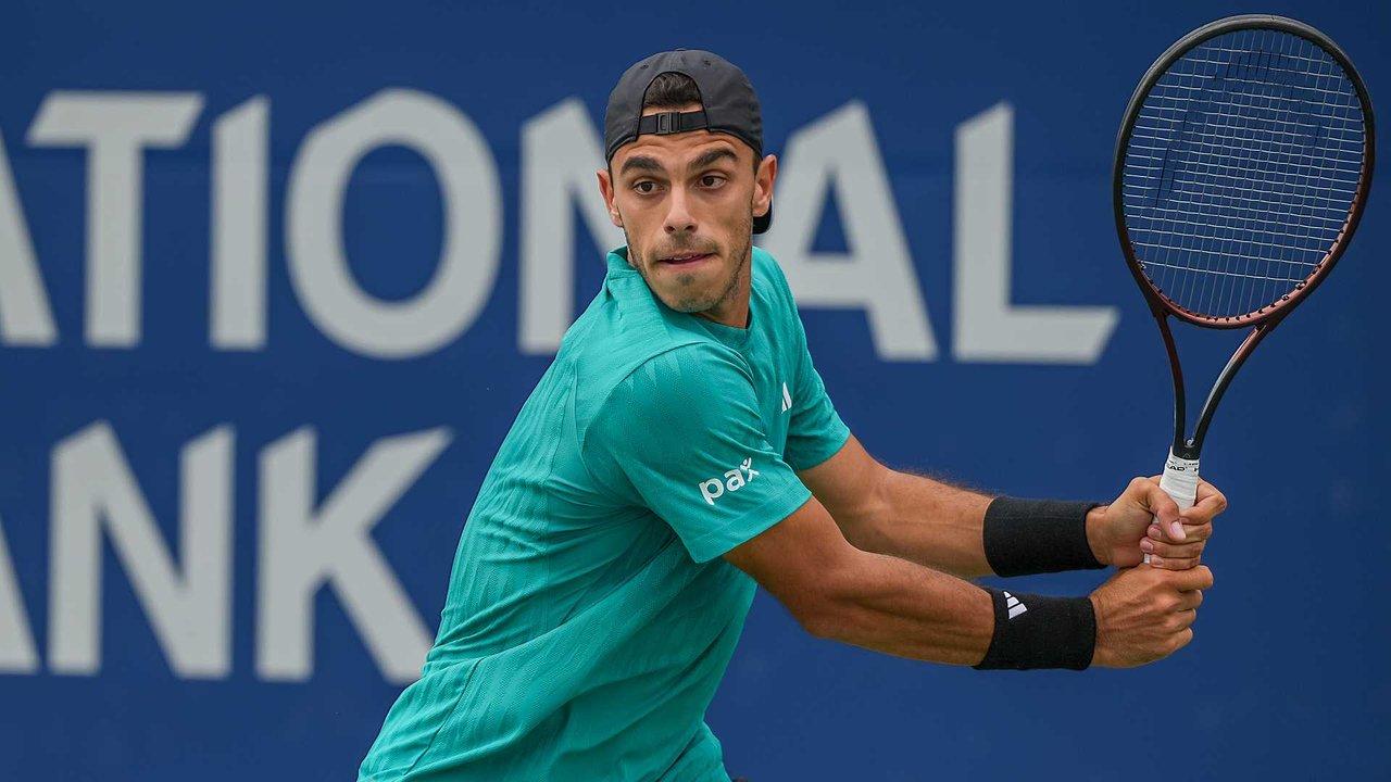 Francisco Ceruacutendolo no pudo completar el partido ante Zverev y quedoacute eliminado del Masters 1000 de Canadaacute