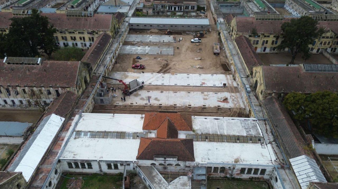Caacutercel de Coronda- Provincia comenzoacute a montar los nuevos pabellones de aislamiento