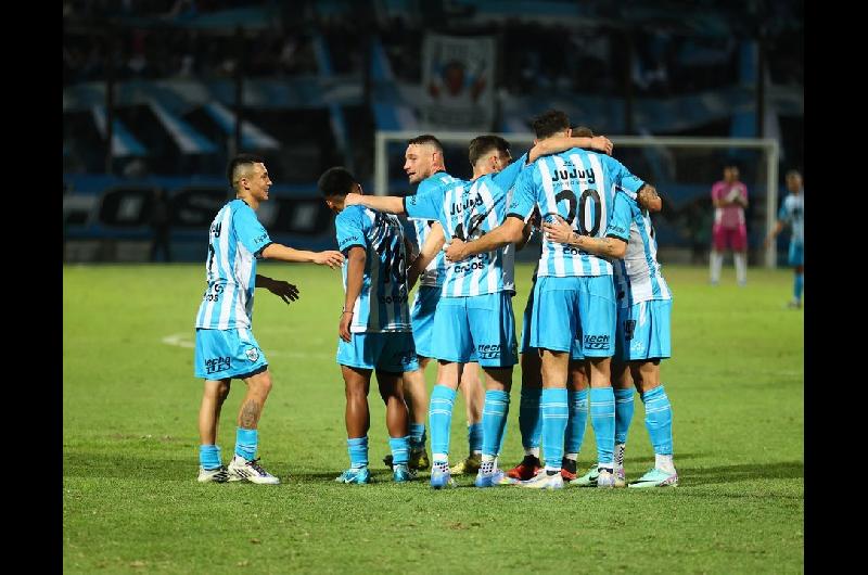 Gimnasia de Jujuy goleoacute a Coloacuten y volvioacute a liderar la zona B de la Primera Nacional