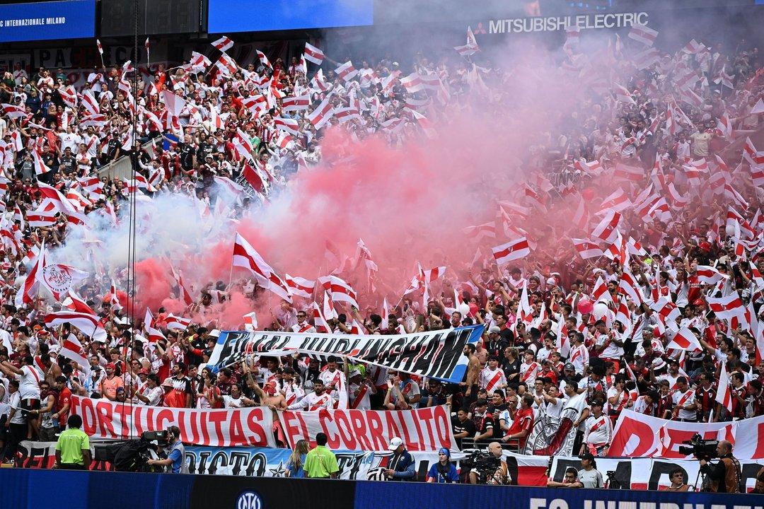 La AFA pide que el duelo entre Lanuacutes y River cuente con ambas hinchadas