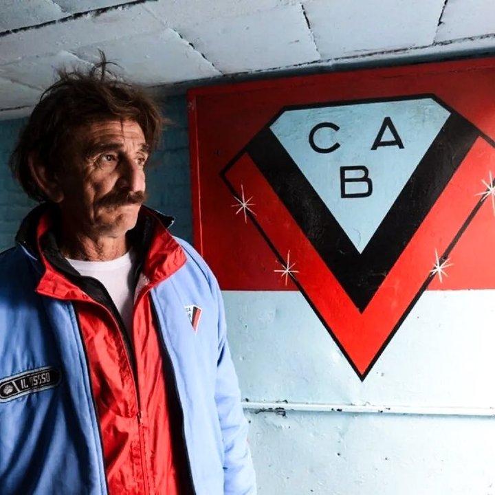 Un histoacuterico entrenador del Ascenso se sumoacute a River