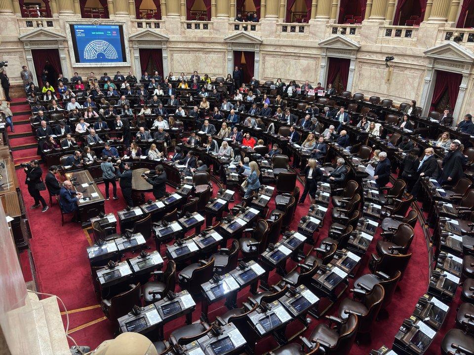 La oposicioacuten juntoacute quoacuterum en Diputados