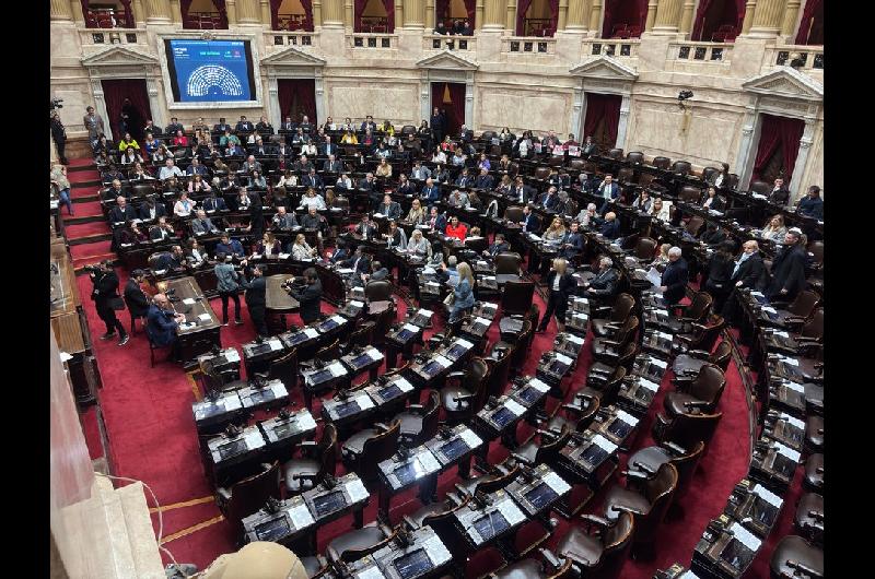 La oposicioacuten juntoacute quoacuterum en Diputados