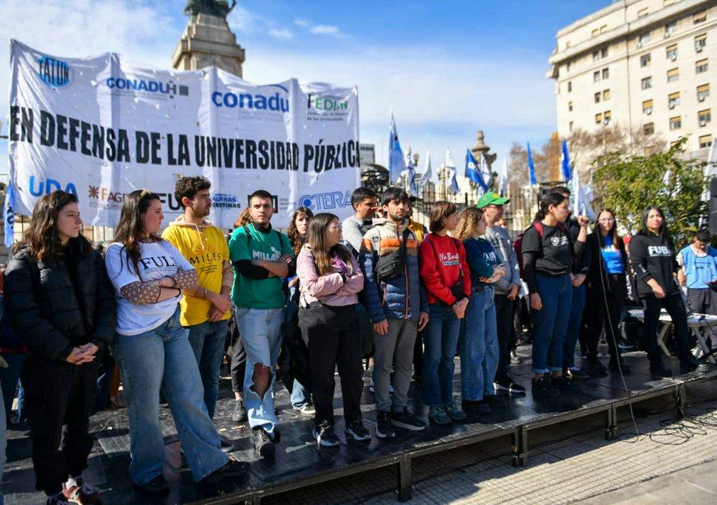 ldquoProyecto tirado de los pelosrdquo- la defensa libertaria del proyecto de financiamiento universitario 